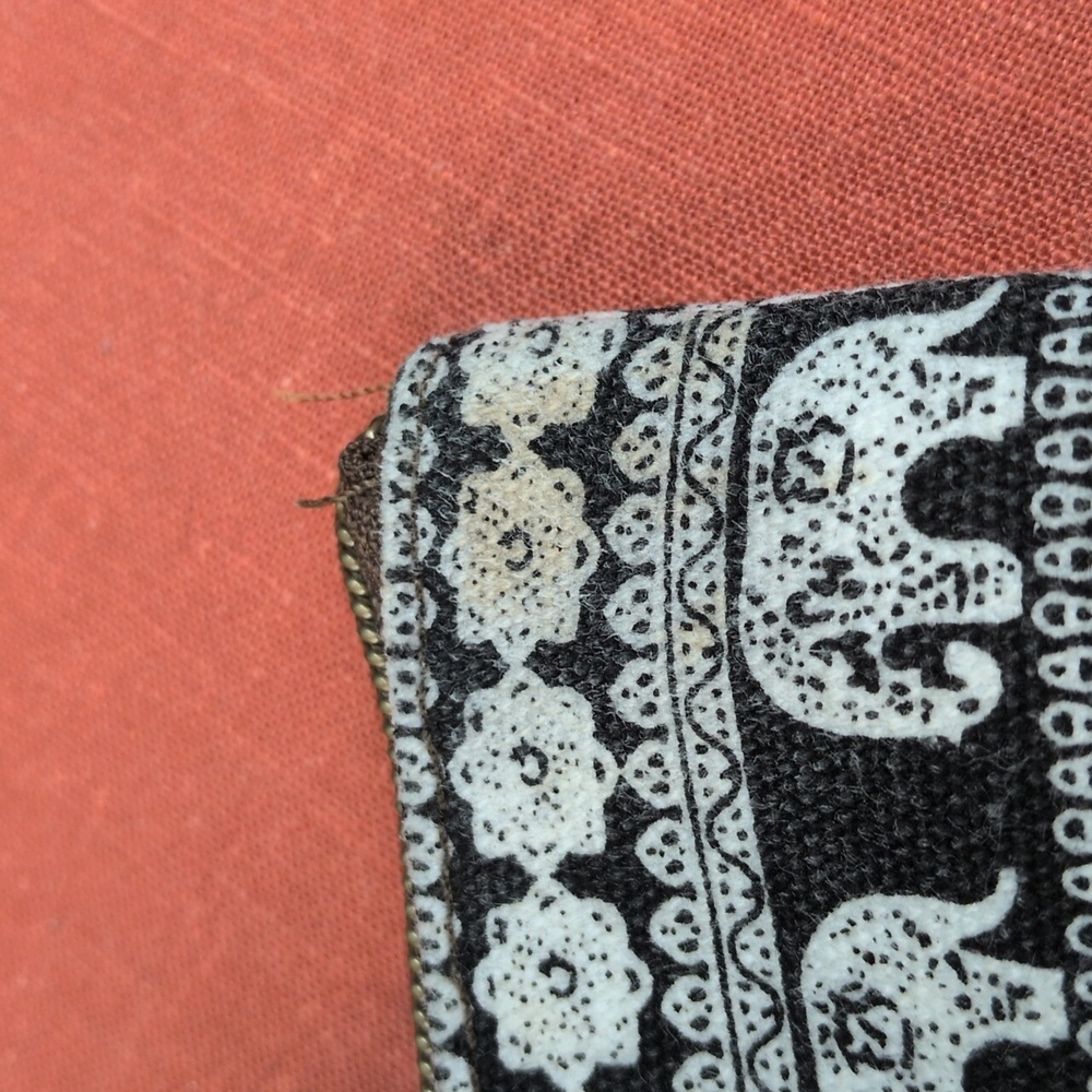 Jac & Annie Elephant Clutch - Picture 16 of 16